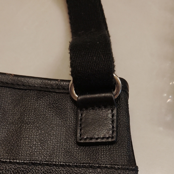 Michael Kors Black Messenger Logo Crossbody with Front Zip!! - Picture 8 of 16